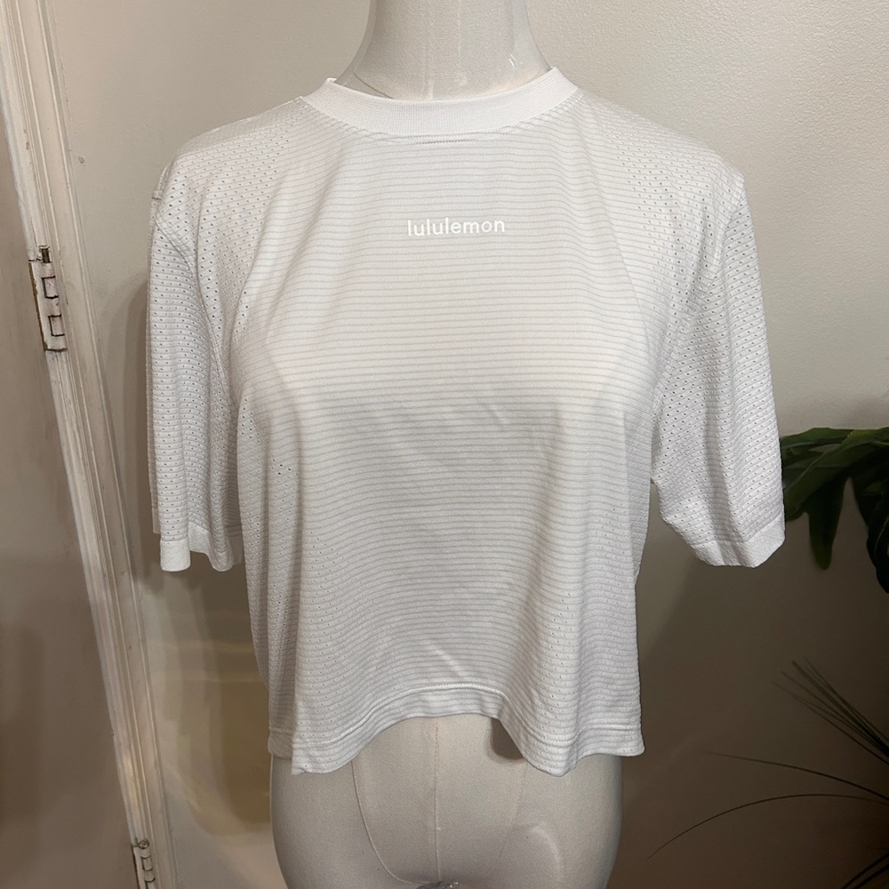 Lululemon Swiftly High-Low cropped shirt sleeve